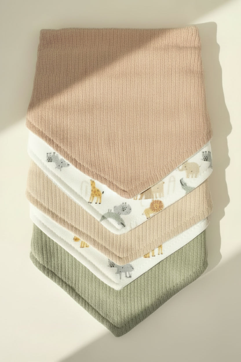 Set of 5 baby bibs with animal patterns